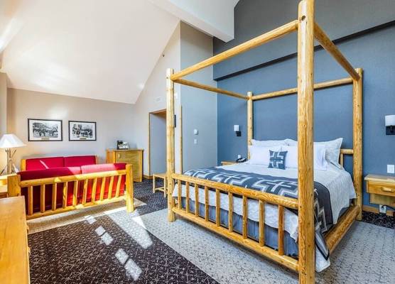Brewster Mountain Lodge 1