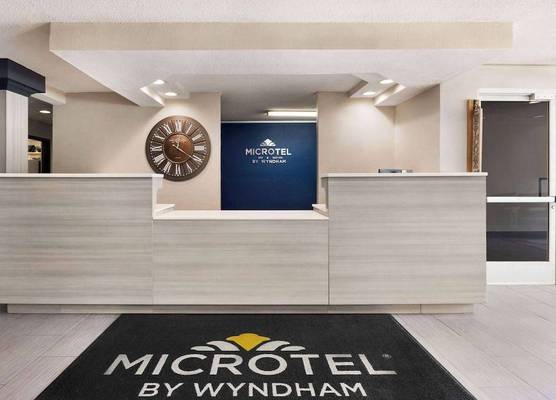 Microtel Inn & Suites by Wyndham Florence/Cincinnati Airport 1