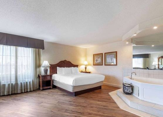 Best Western Plus Steeplegate Inn 1