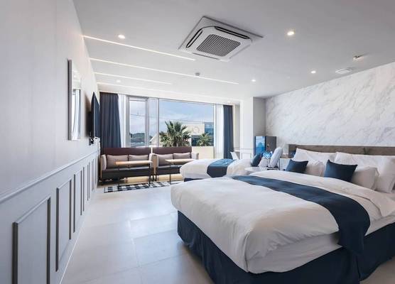 Blue Spring Hotel 1