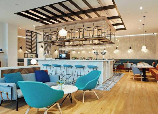 Courtyard by Marriott Luton Airport 1