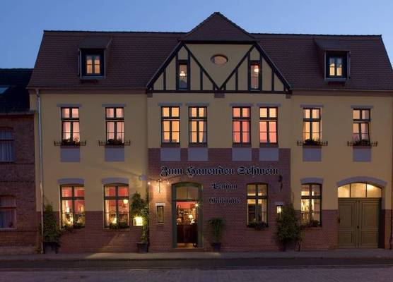 Gasthaus und Pension "Zum Hauenden Schwein" 1