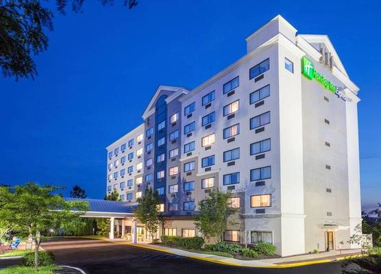 Holiday Inn Express HAUPPAUGE-LONG ISLAND by IHG 1