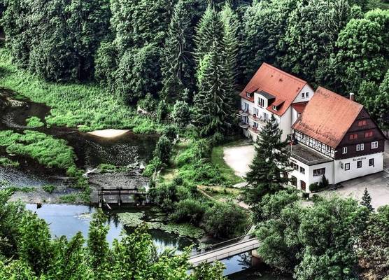 Hotel-Gasthof Neumühle 1