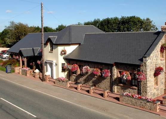 New Overlander Inn 1