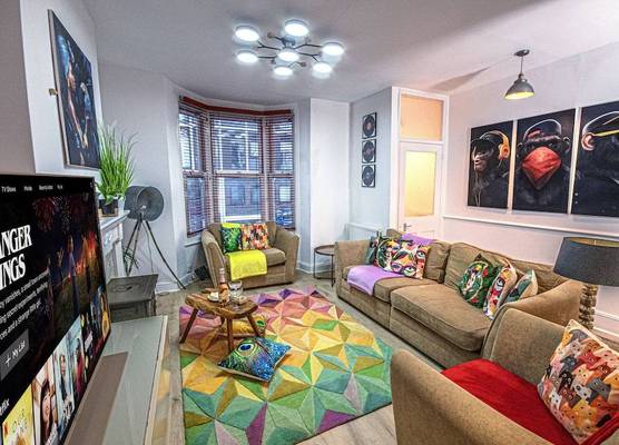 Central 3 - Bedroom Townhouse in Brighton with Parking 1