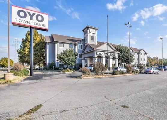 OYO Townhouse Oklahoma City Airport 1