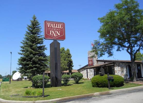 Value Inn Motel - Milwaukee Airport South 1