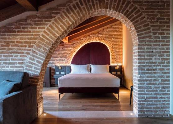 Pavillon Suite 1
