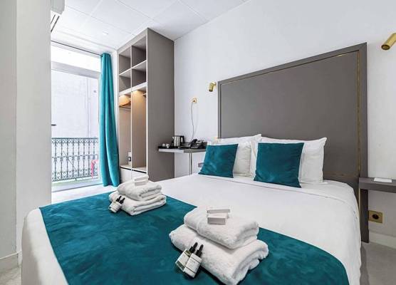 Deluxe Bedroom With Balcony in Cannes Palais 1