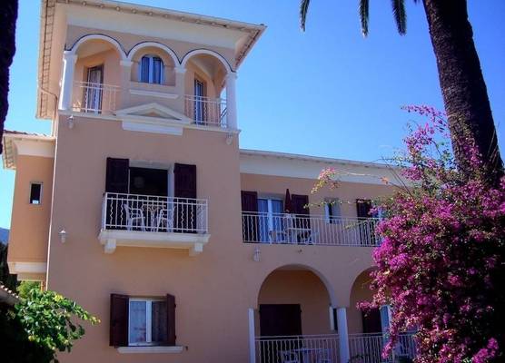 Hotel et Appartements Reine D'Azur 1