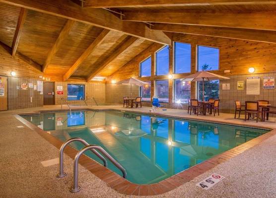 AmericInn by Wyndham Ames 1