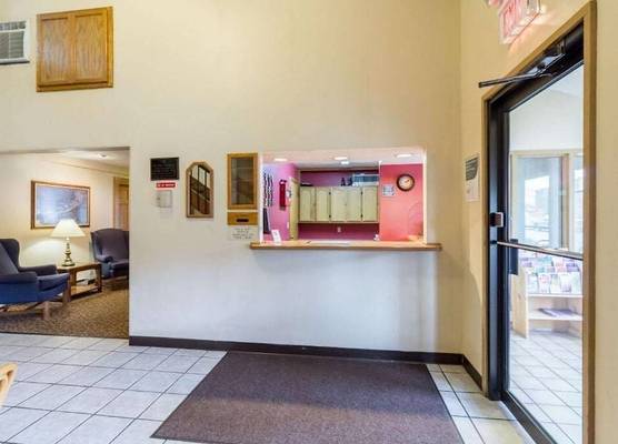 Red Wing Inn and Suite 1