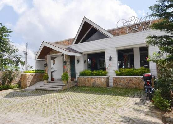Windy Ridge Hotel Tagaytay 1