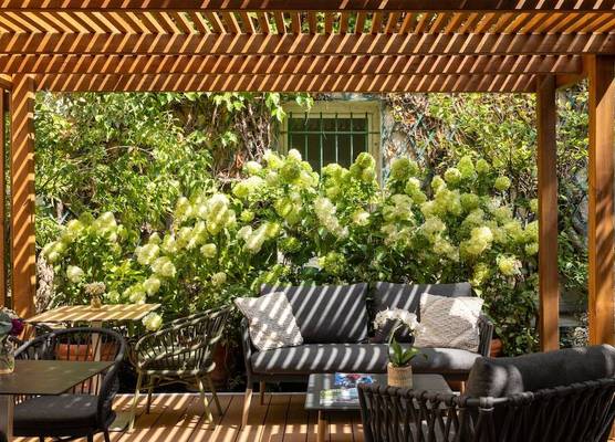 Hotel Paris Louis Blanc 1