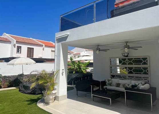 Luxury 4 bedroom villa with jacuzzi 1