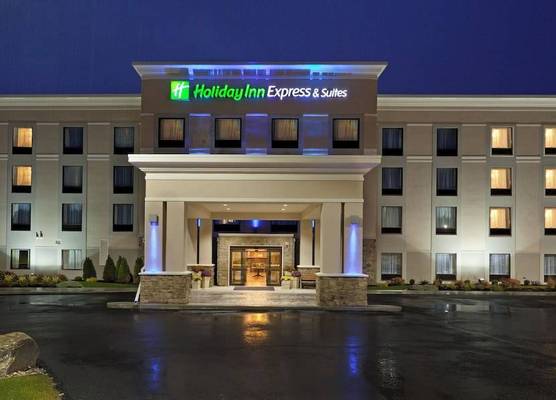 Holiday Inn Express & Suites MALONE by IHG 1