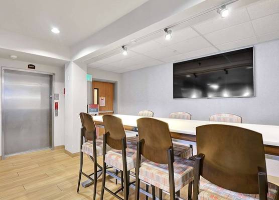Executive Residency by Best Western Navigator Inn & Suites 1