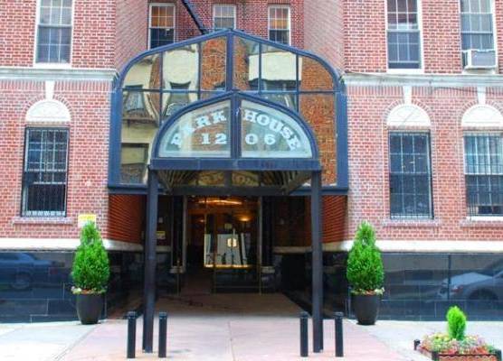 Park House Hotel Brooklyn 1