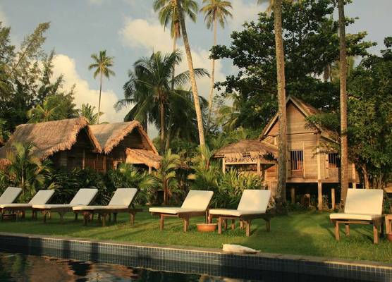 Bon Ton Antique Wooden Villas 1