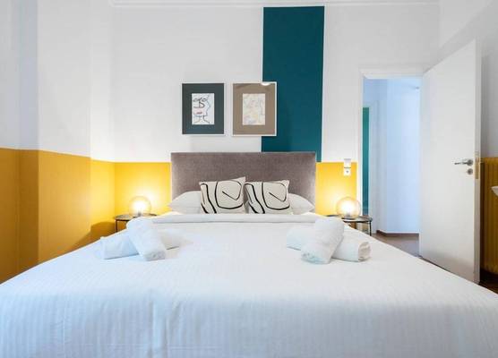 Spacious High-Ceiling 2-Bedroom by Acropolis Museum 1