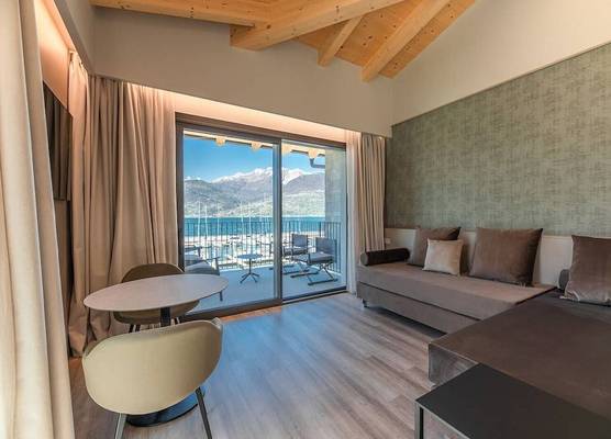 Lago Dorato Marina Lodge - Lakefront 1