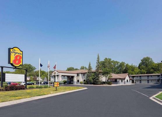 Super 8 by Wyndham Marysville/Port Huron Area 1