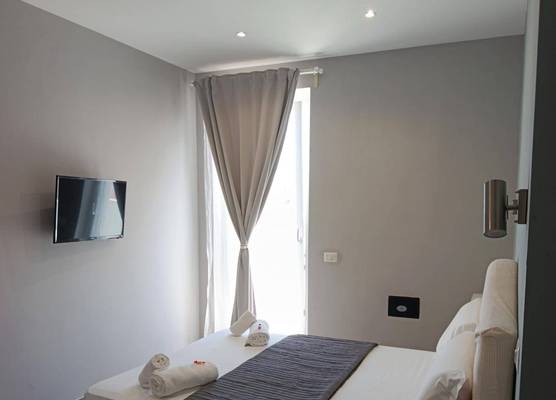 B&B Purple Italy 1