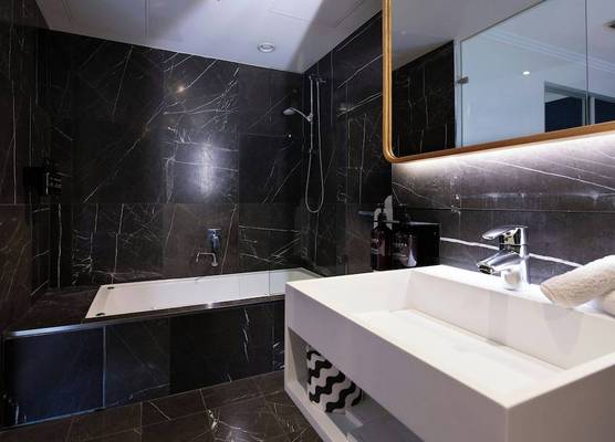 Zara Tower – Luxury Suites and Apartments 1