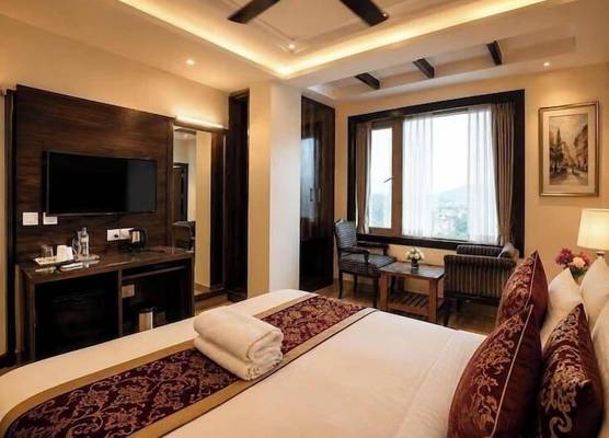 Staybook Atlanta New Delhi Train Station 1