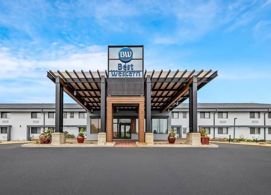 Best Western West Towne Suites 1