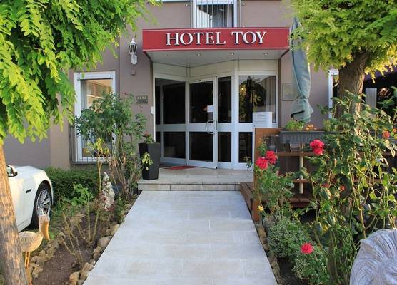 Hotel Toy 1