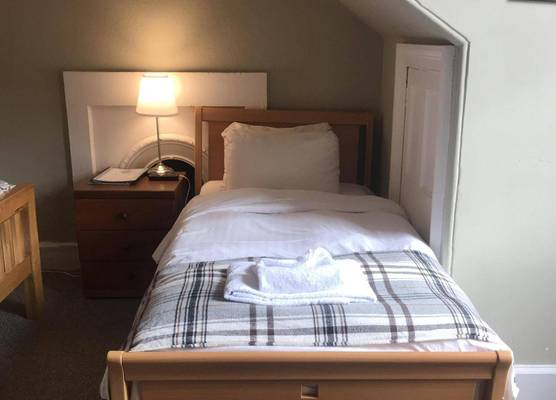 IVY- Braveheart Guest House 1