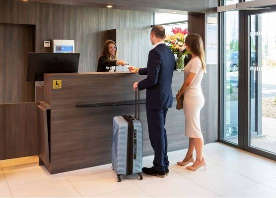 Hôtel Roi Soleil Prestige Plaisir - St Quentin 1