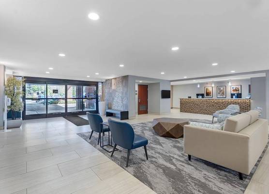 Best Western Plus Fresno Airport Hotel 1