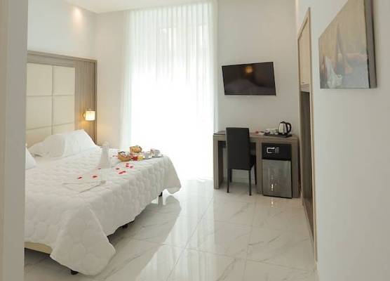 Garibaldi Suite 1