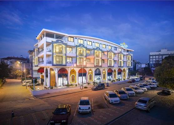 The Sansa Hotel & Spa 1