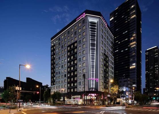 Moxy Osaka Umeda 1