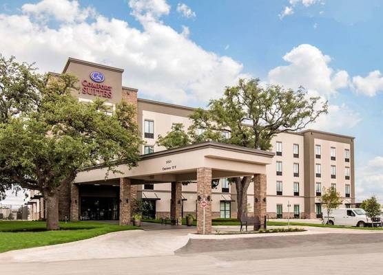 Comfort Suites - South Austin 1