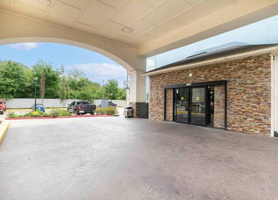 Wingate by Wyndham Humble/Houston Intercontinental Airport 1