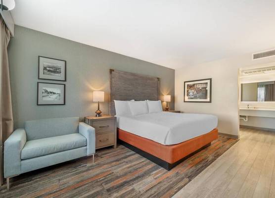 Best Western Plus King's Inn and Suites 1