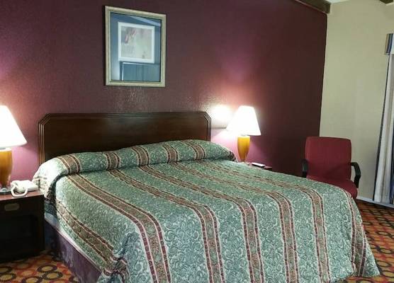 Executive Inn and Suites Waxahachie 1