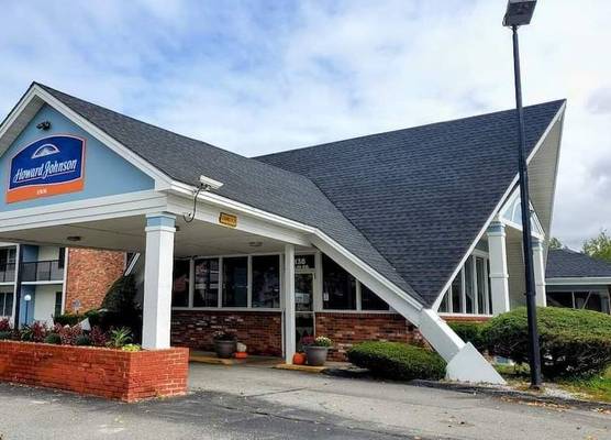 Howard Johnson by Wyndham Bangor 1