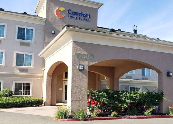 Comfort Inn & Suites Galt - Lodi North 1