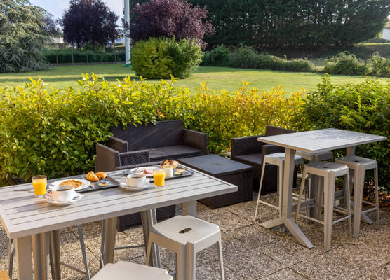 Le 2 by Hotel Akena La Ferte Bernard 1