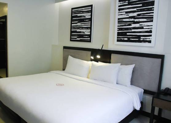 Summit Hotel Magnolia 1
