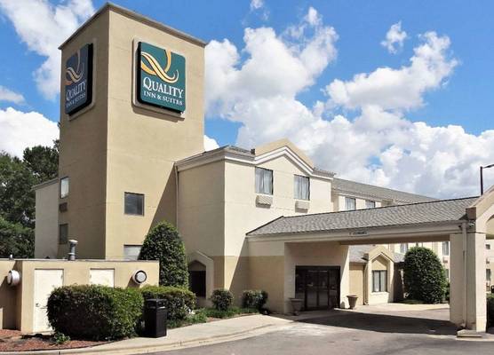 Quality Inn & Suites Raleigh North 1