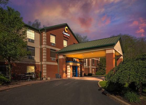 Comfort Suites Pittsburgh Airport 1