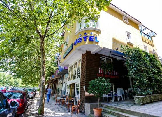 Hotel Town House 1