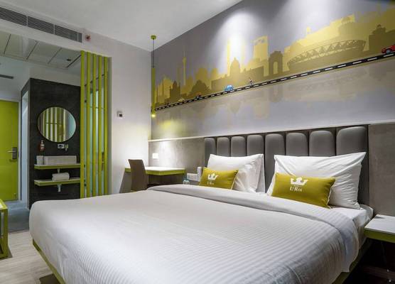 Hotel Le Roi Express Karol Bagh 1